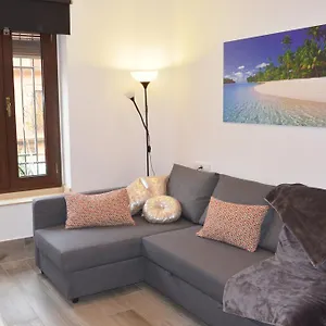 Apartment San Jacinto, Seville